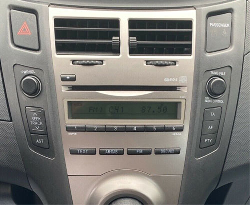 toyota-radio-2008-fujitsu-ten.jpg
